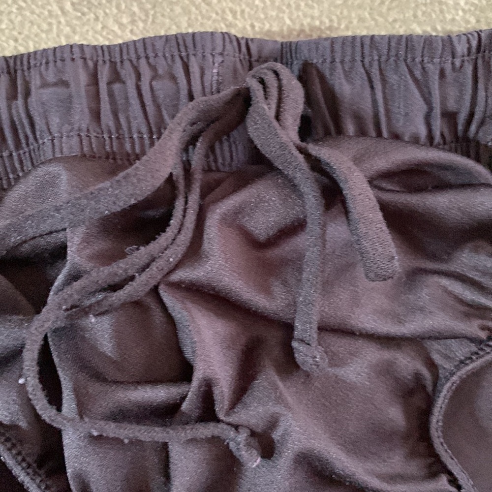 Athletic Works black swim shorts. Elastic tie waist band. Liner. Size 2XL - Picture 3 of 7